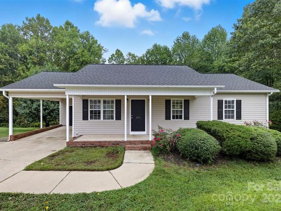 1015 E Academy St, Cherryville, NC 28021