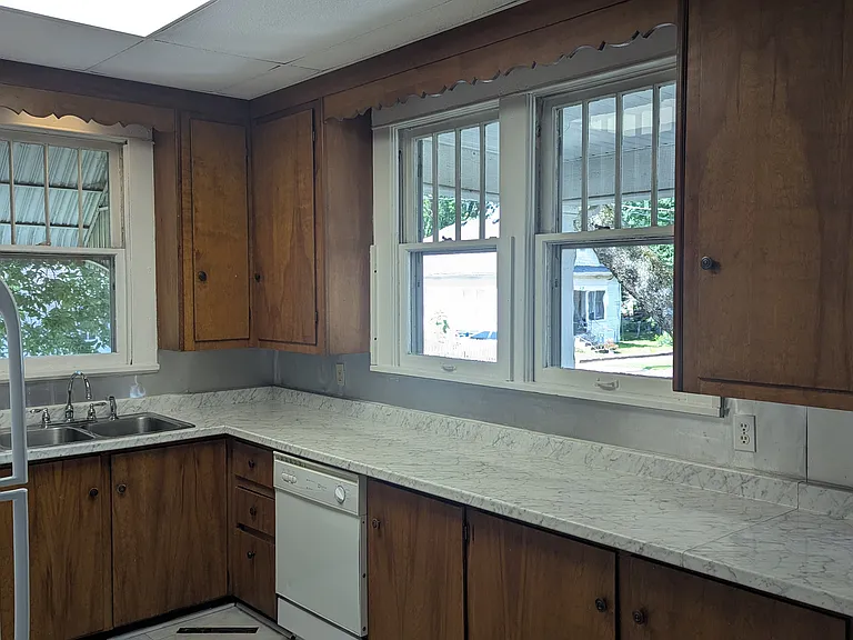1020 S Moniteau Ave — Photo 11