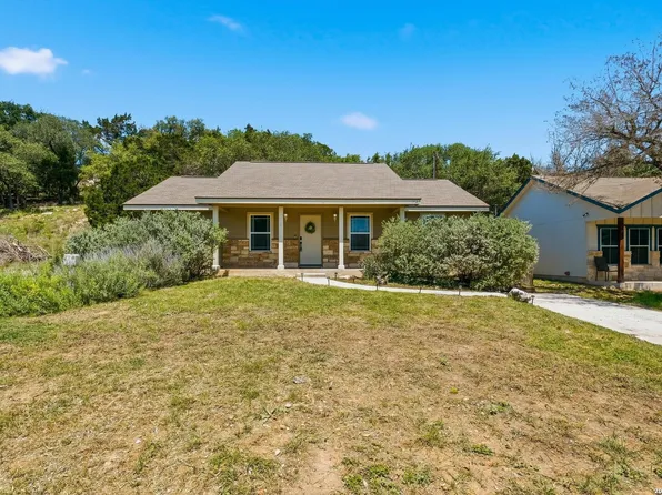 1427 Bonnyview Dr, Canyon Lake, TX 78133