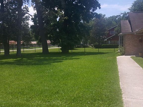 3rd image of 19906 Laurette Dr