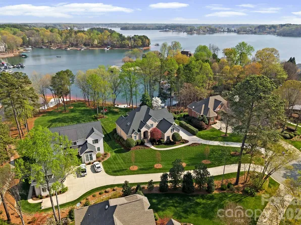 3953 Lake Spring Cove Ct, Denver, NC 28037