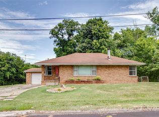 5000 Clara Dr, Godfrey, IL 62035