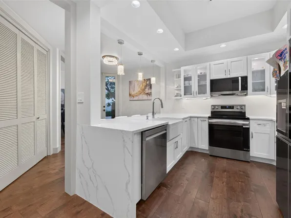 6000 Sugar Hill Dr APT 17, Houston, TX 77057