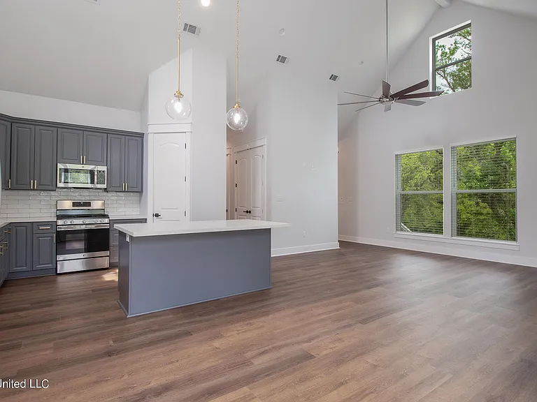 105 Eleanor Ave — Photo 5