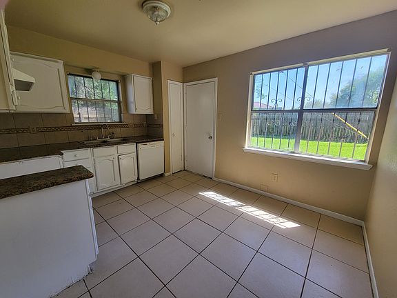 3rd image of 3451 Wuthering Heights Dr