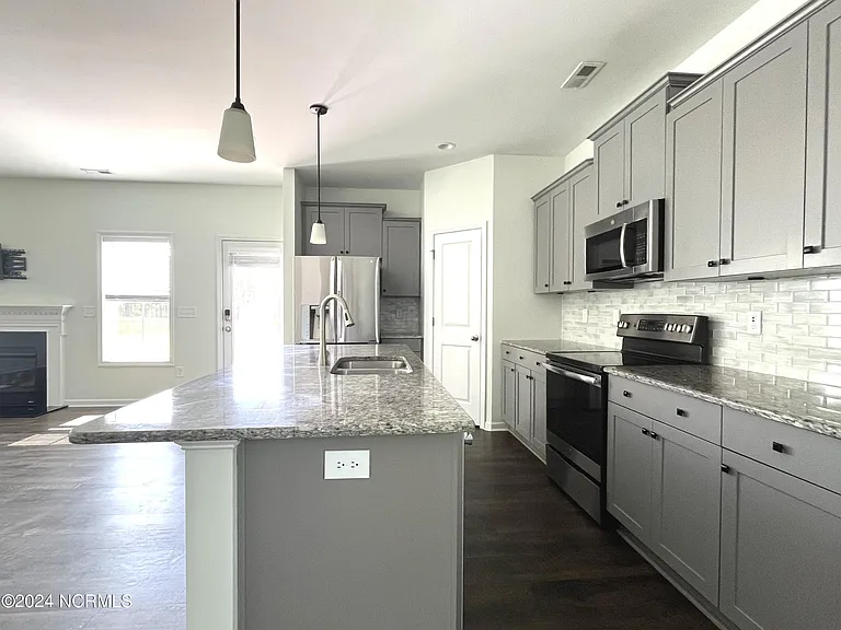 885 Carolina Rd — Photo 9