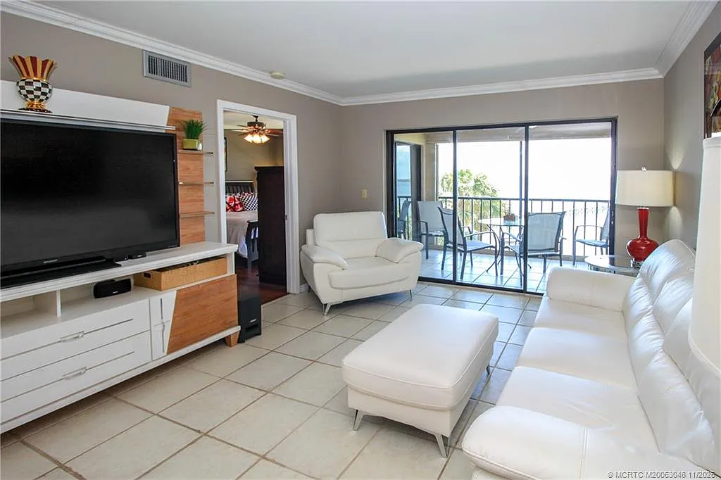 2 bed, 2.0 bath, 1032 sqft, $2,800 — Photo 4