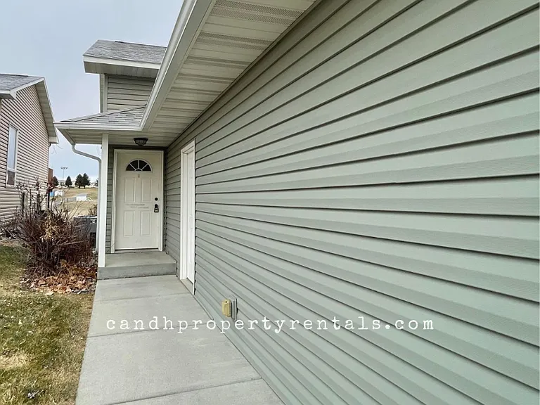 1053 Picador Way #1 — Photo 2