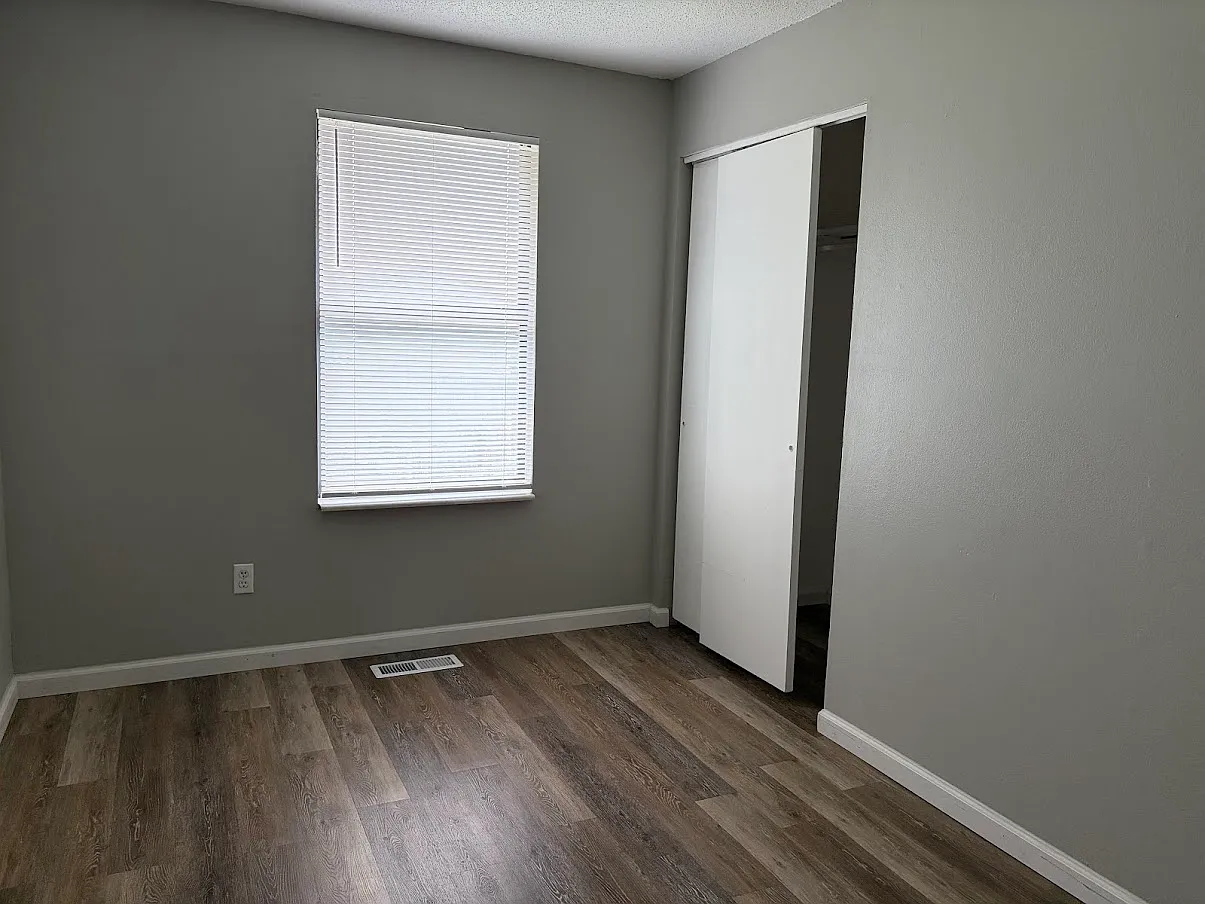 2 bed, 1.5 bath, 980 sqft, $975 — Photo 4