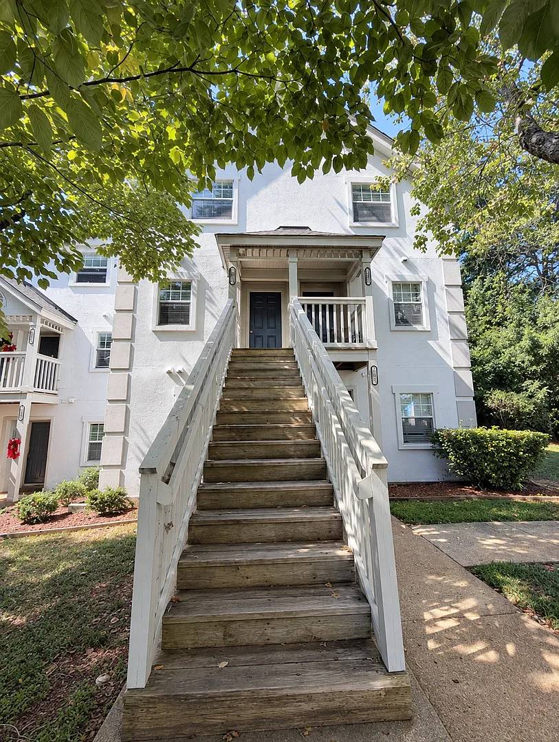 2518-202 Avent Ferry Road, Raleigh, NC 27606 — Photo 2