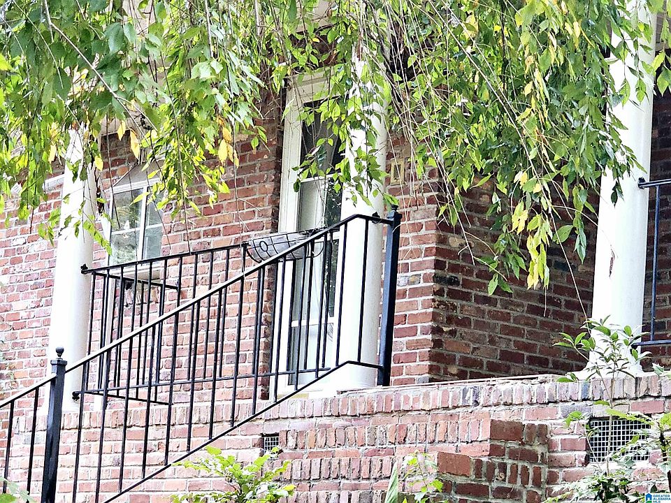 1st image of 300 Mary Ln