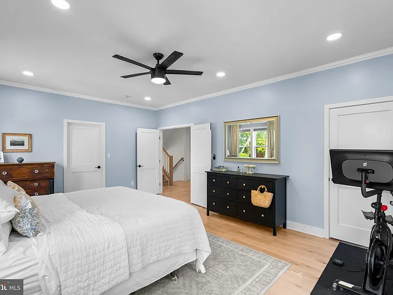 2854 Fairmont St — Photo 19