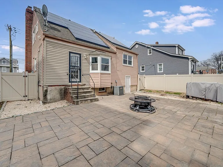981 Johnson Pl — Photo 16