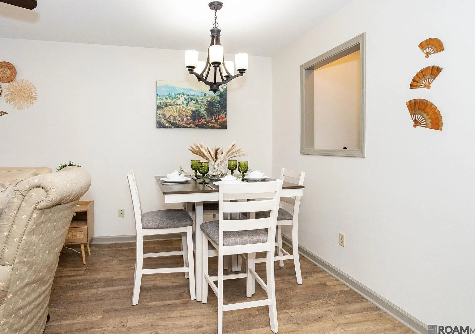 2 bed, 825 sqft, $2,300 — Photo 4