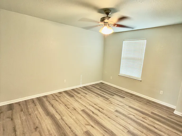 455 Gina Dr — Photo 32