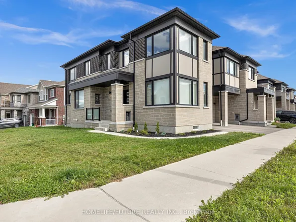 3379 Swordbill St, Pickering, ON L1X 0M9