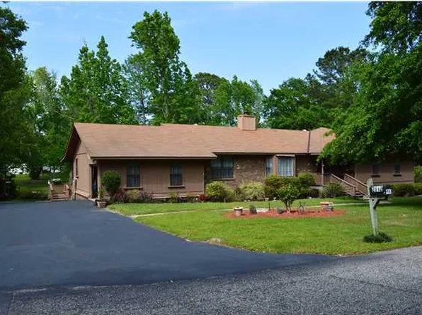 2012 Robin Hood Dr, Mobile, AL 36605