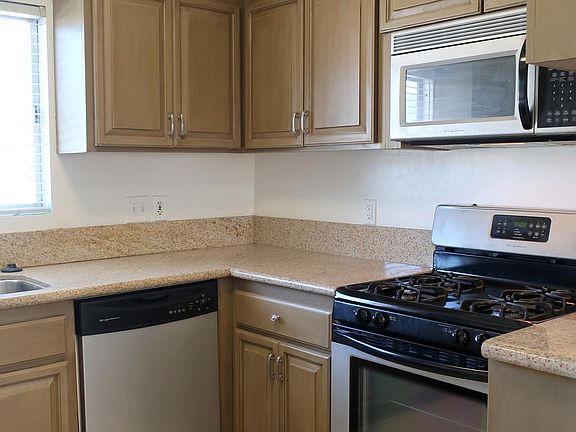 5th image of 2255 Montrose Ave APT 14