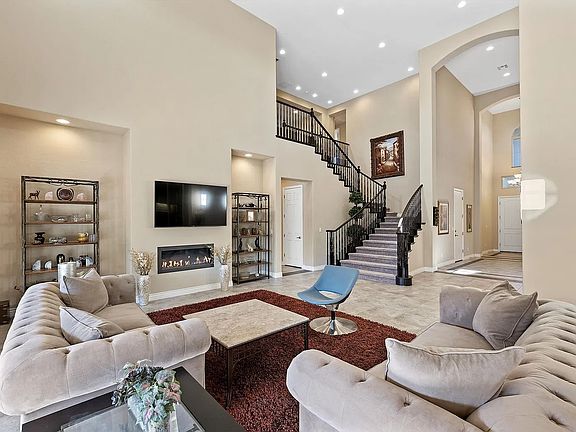 5th image of 11 Carolina Cherry Dr