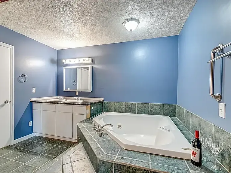 303 Canaberry Cir — Photo 12
