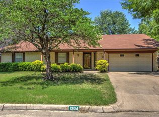 1204 S Redbud Ave, Broken Arrow, OK 74012