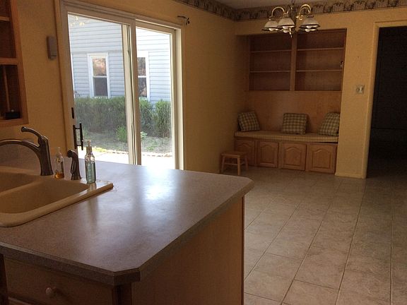 5th image of 2746 E Center Dr