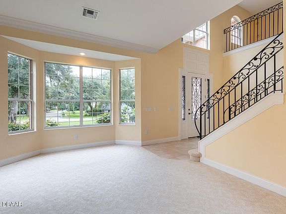 2nd image of 21 Sugar Mill Ln S