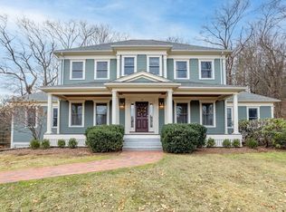 10 Luongo Farm Ln, Lexington, MA 02421
