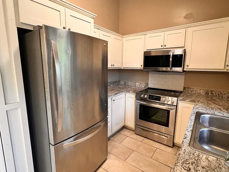 2677 S Grant Ave — Photo 7