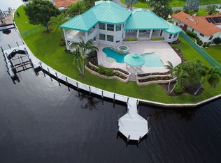 1002 Dolphin Dr, Cape Coral, FL 33904