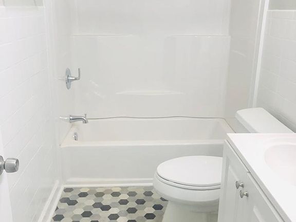 5th image of 230 Boiling Springs Dr