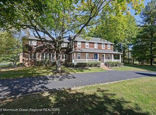 8 Old Cider Mill Rd, Manalapan, NJ 07726