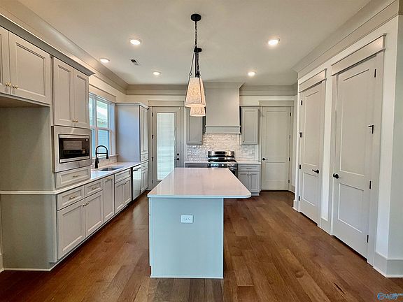 3rd image of 248 Haystack Dr