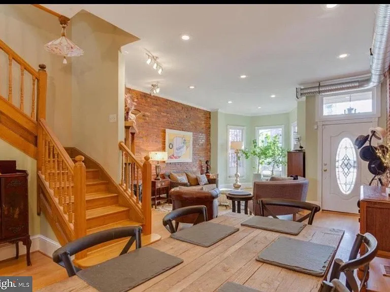 1311 Irving St NW — Photo 4