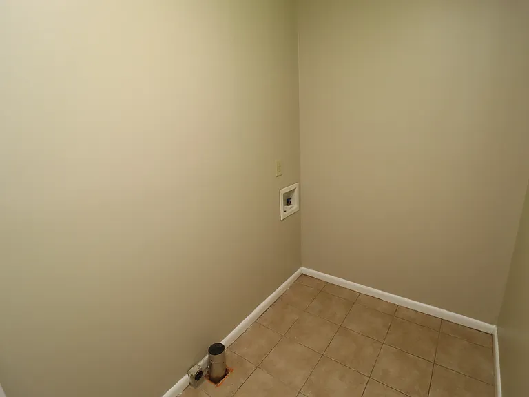 829 Carlisle St — Photo 14