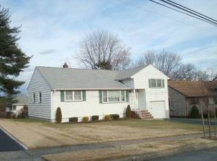 46 Pilgrim Dr, Clifton, NJ 07013