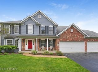 285 Willowwood Dr, Oswego, IL 60543