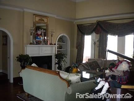 3rd image of 118 E Peck Blvd