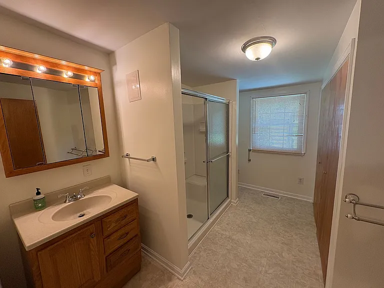 7326 President St — Photo 18