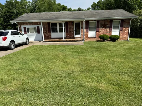 303 Pine St, Shady Spring, WV 25918