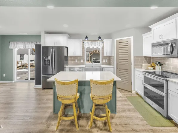 3802 Amity Cir SE, Mandan, ND 58554