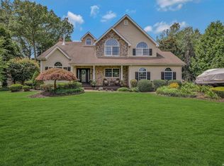 37 Locust Dr, Nesconset, NY 11767