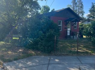 303 SW Pine St, Grants Pass, OR 97526