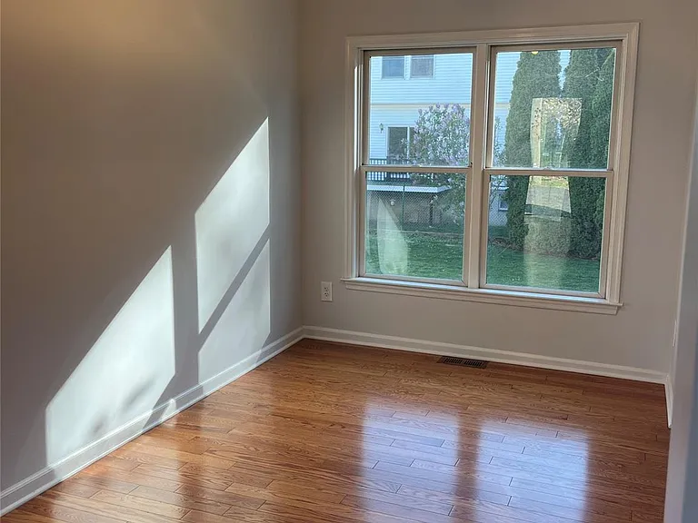 8 Marion Ave #6 — Photo 8