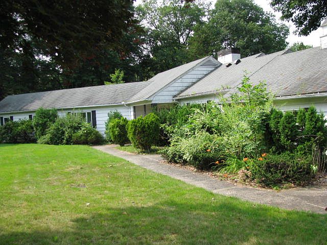 1st image of 25 Dorothy Dr