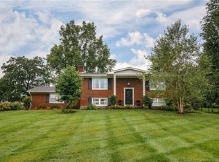 2701 Winchester Dr, Sellersburg, IN 47172