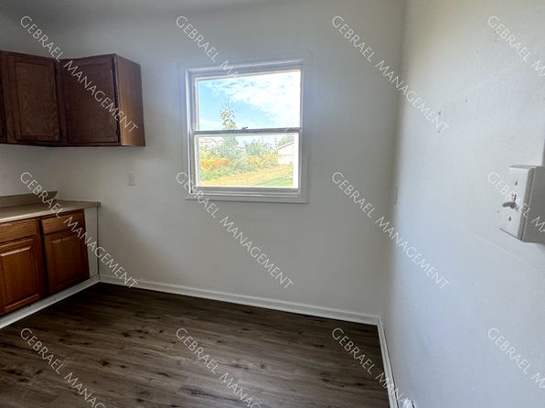1303 Root St, Flint, MI 48503