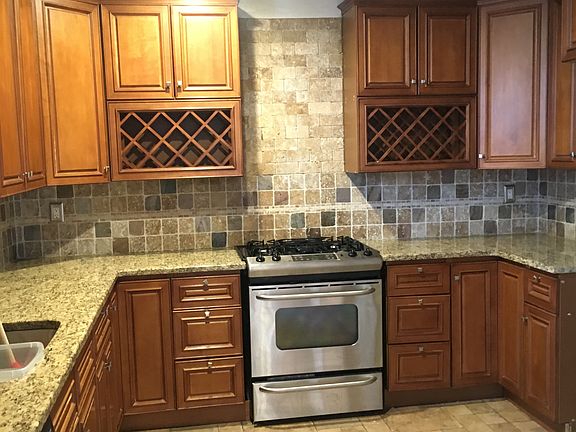 3rd image of 166 Chandler Ave #1