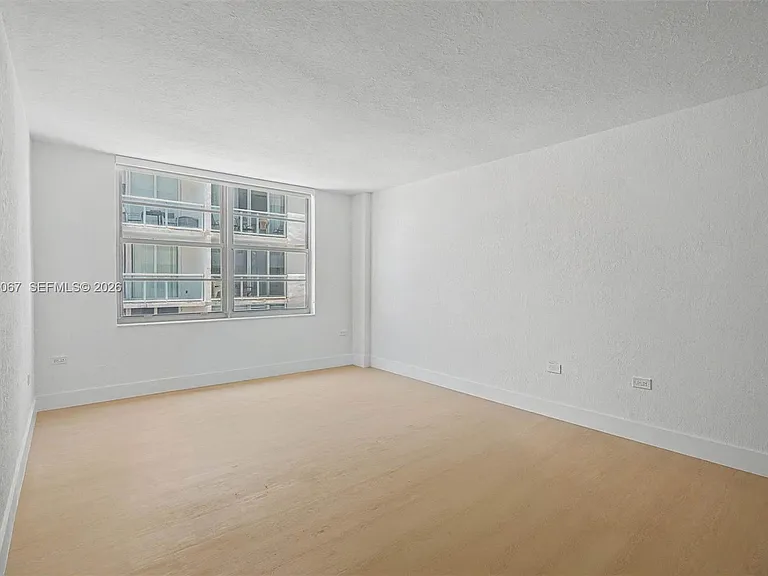5555 Collins Ave #7B — Photo 8
