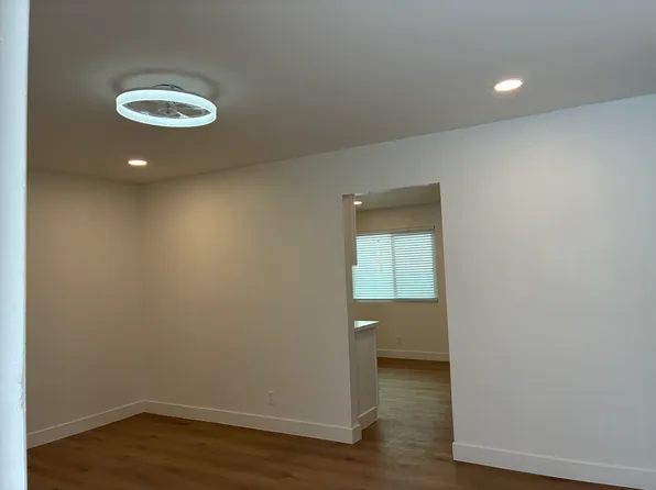 12920 Roselle Ave #B, Hawthorne, CA 90250